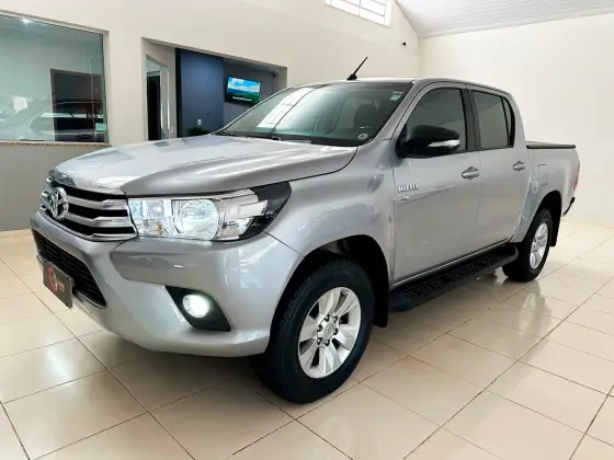 TOYOTA HILUX 2017