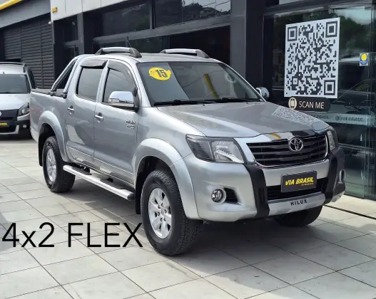 TOYOTA HILUX 2015