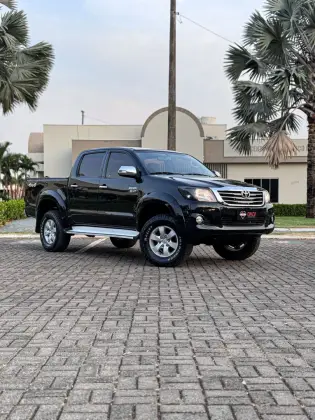TOYOTA HILUX 2012