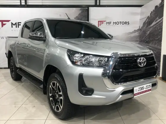 TOYOTA HILUX 2025