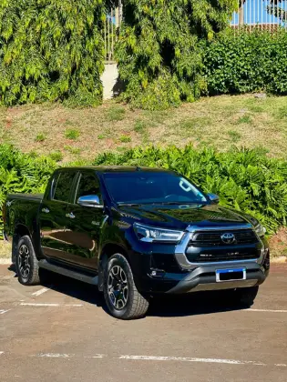 TOYOTA HILUX 2023