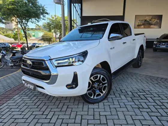 TOYOTA HILUX 2023
