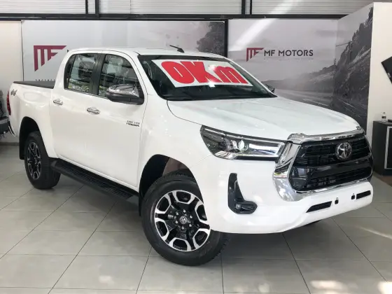 TOYOTA HILUX 2025