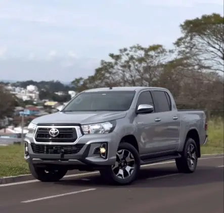 TOYOTA HILUX 2020