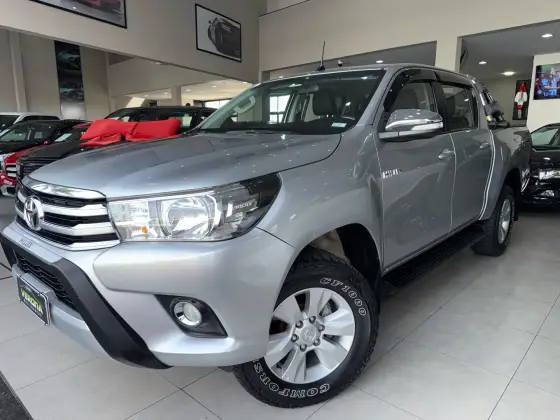 TOYOTA HILUX 2016