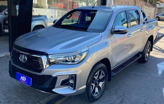 TOYOTA HILUX 2019