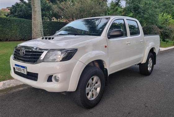 TOYOTA HILUX 2015