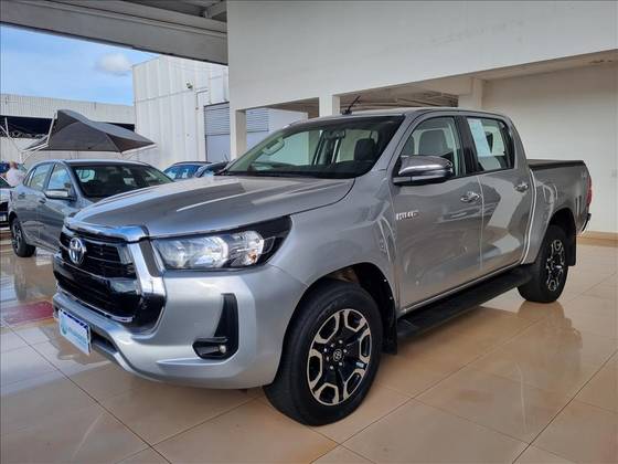TOYOTA HILUX 2022