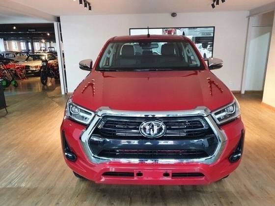 TOYOTA HILUX 2025