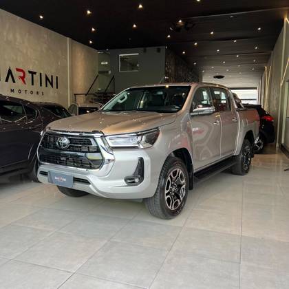 TOYOTA HILUX 2023