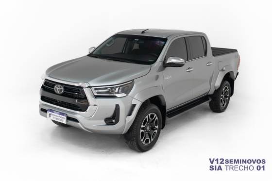 TOYOTA HILUX 2024