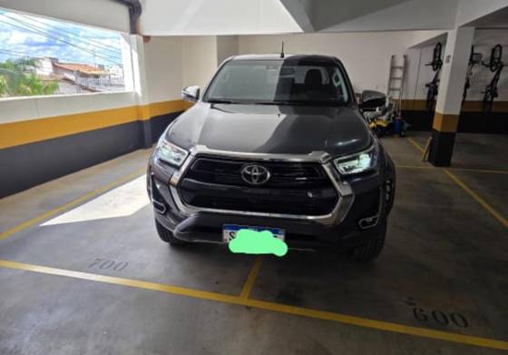 TOYOTA HILUX 2024