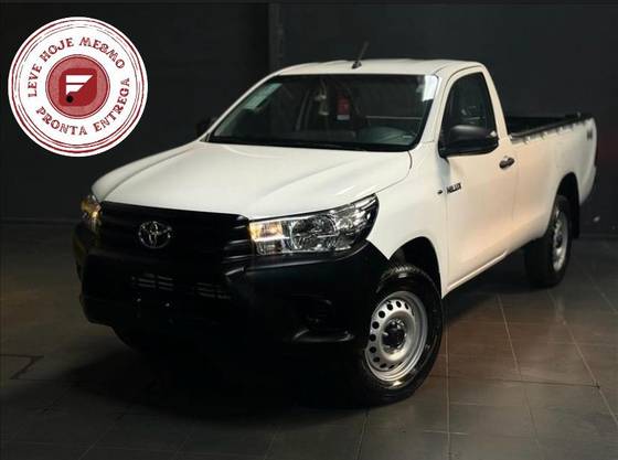 TOYOTA HILUX 2025