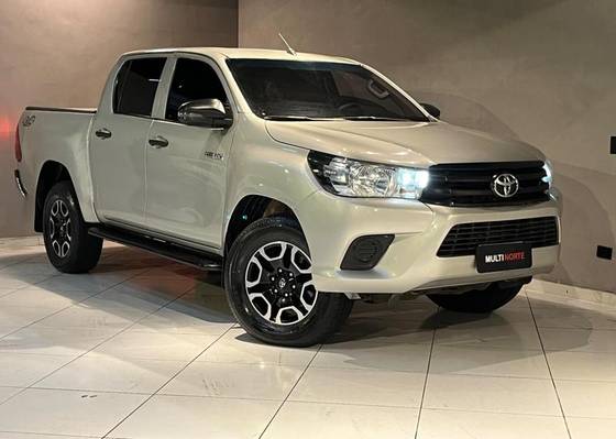 TOYOTA HILUX 2020