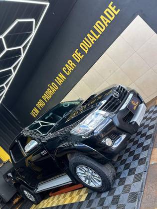 TOYOTA HILUX 2012