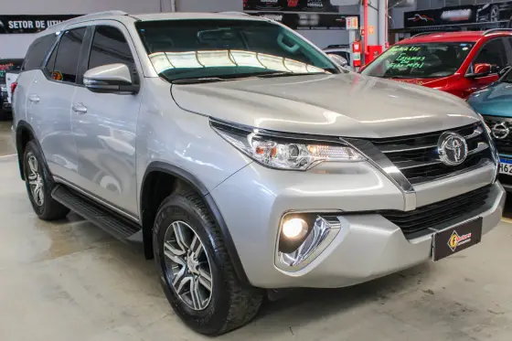 TOYOTA HILUX SW4 2018