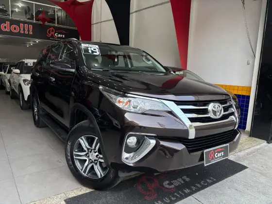 TOYOTA HILUX SW4 2019
