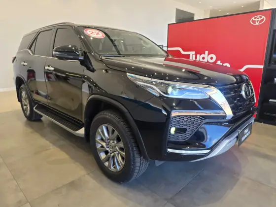 TOYOTA HILUX SW4 2022