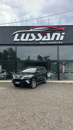 TOYOTA HILUX SW4 2017