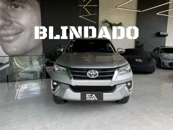 TOYOTA HILUX SW4 2020