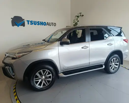 TOYOTA HILUX SW4 2020