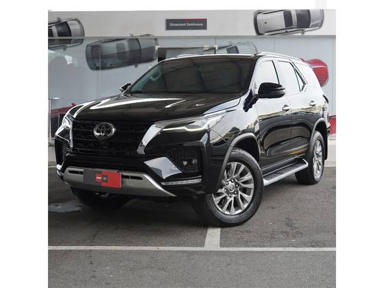 TOYOTA HILUX SW4 2022