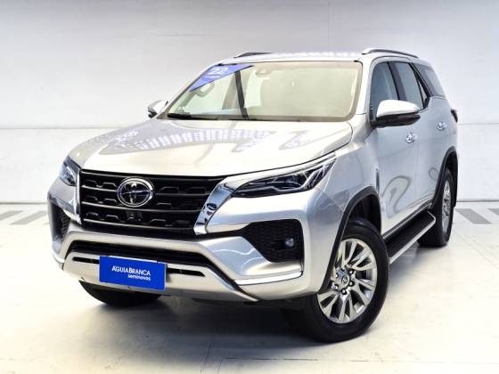 TOYOTA HILUX SW4 2022