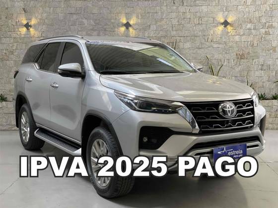 TOYOTA HILUX SW4 2023