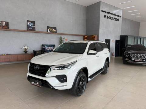 TOYOTA HILUX SW4 2021