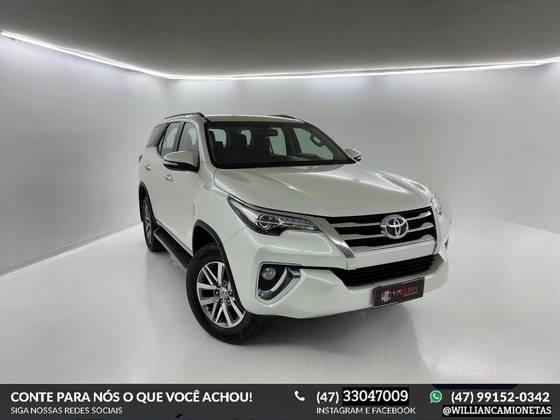 TOYOTA HILUX SW4 2017