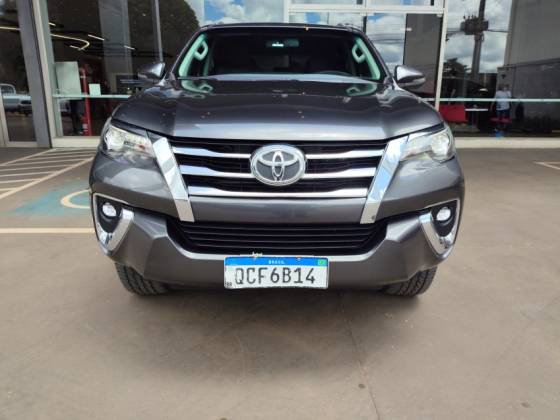 TOYOTA HILUX SW4 2020