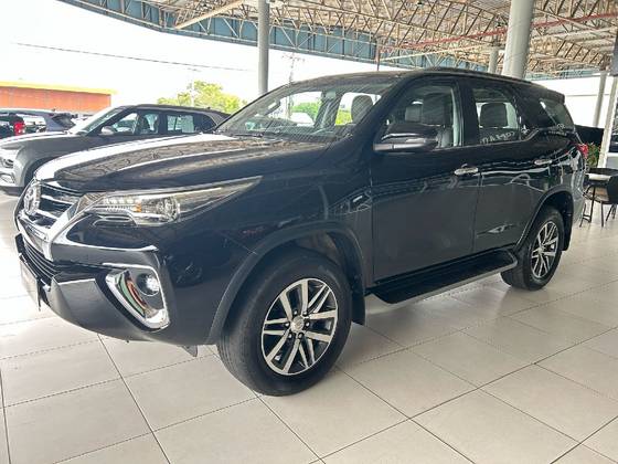 TOYOTA HILUX SW4 2020