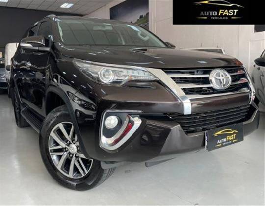 TOYOTA HILUX SW4 2016