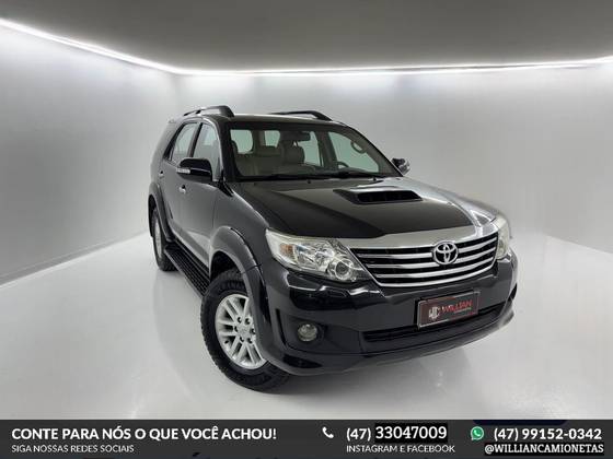 TOYOTA HILUX SW4 2013