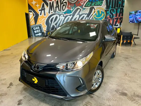 TOYOTA YARIS 2024
