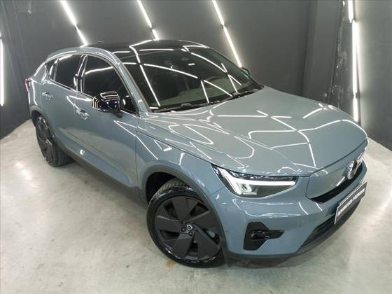 VOLVO C40 2023