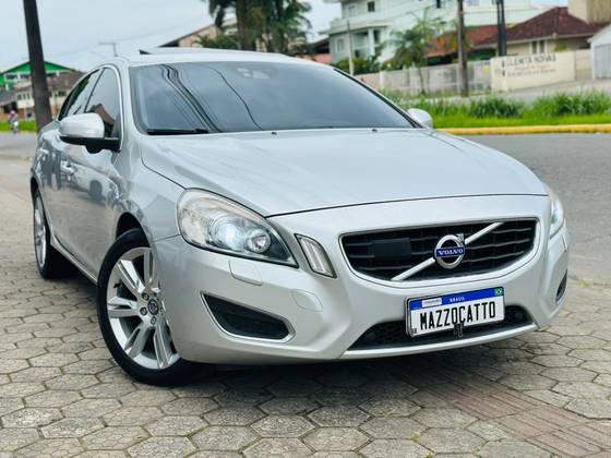 VOLVO S60 2011