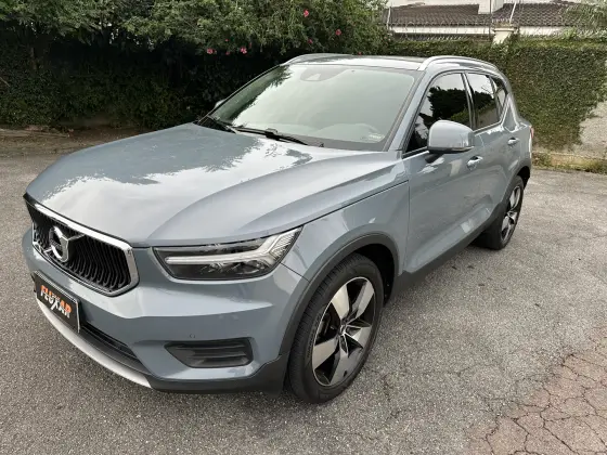 VOLVO XC40 2020