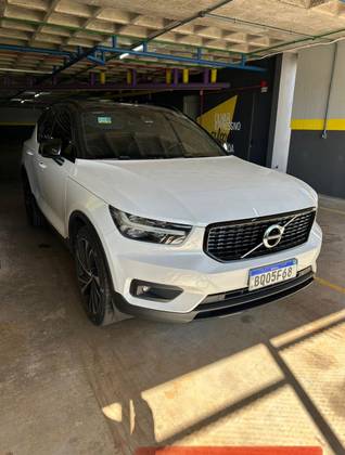 VOLVO XC40 2019