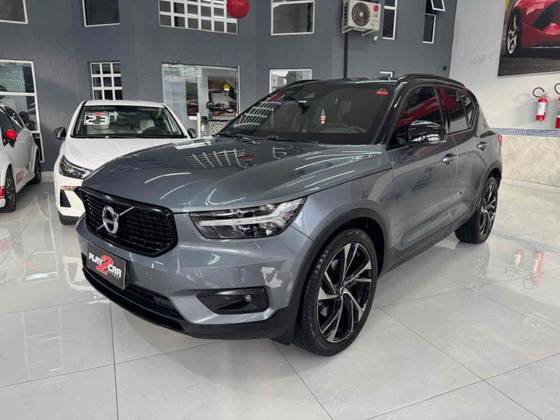 VOLVO XC40 2019