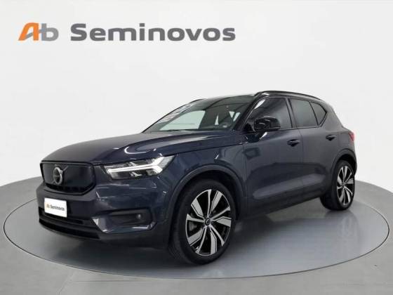 VOLVO XC40 2022