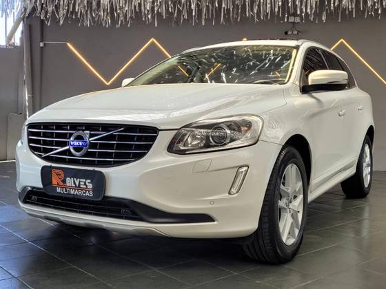 VOLVO XC60 2017