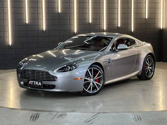 ASTON MARTIN VANTAGE 2011