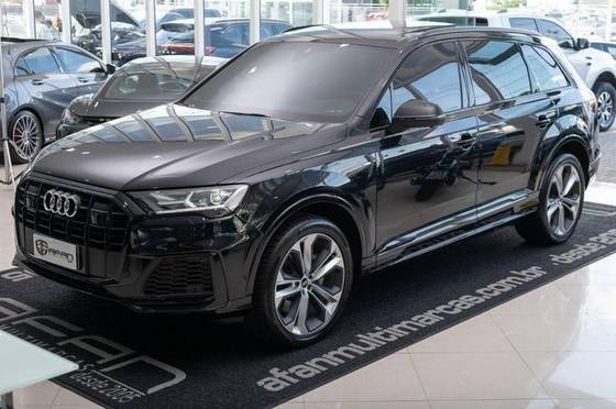 AUDI Q7 2022