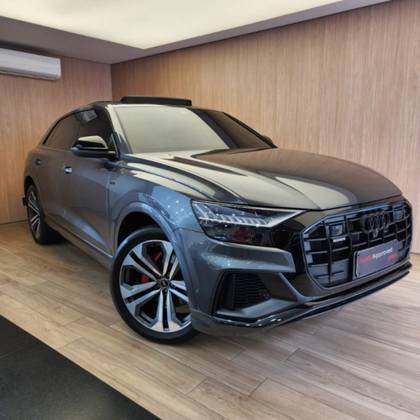 AUDI Q8 2023