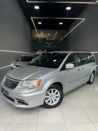 CHRYSLER TOWN & COUNTRY 2012