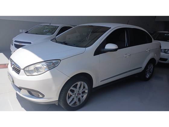 FIAT GRAND SIENA 2015