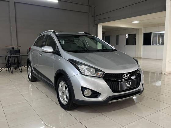 HYUNDAI HB20X 2015