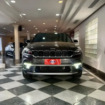 JEEP COMMANDER 2023