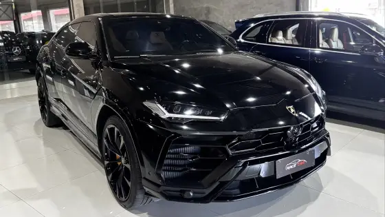 LAMBORGHINI URUS 2019